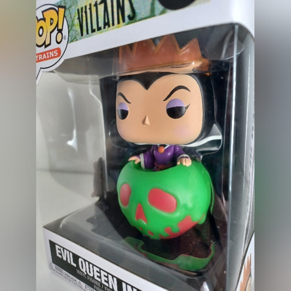Disney Villains Evil Queen In Cart From Snow White 16 Trains Exclusive Funko Pop - Picture 8 of 8